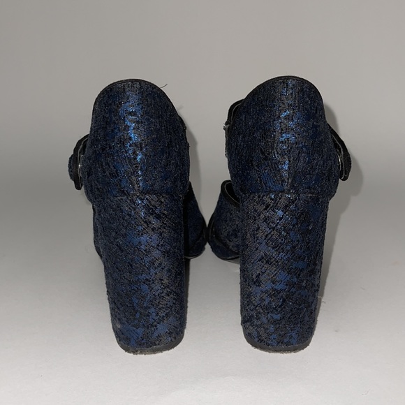 Zara heels in shimmery blue brocade & snap closure - Picture 4 of 5